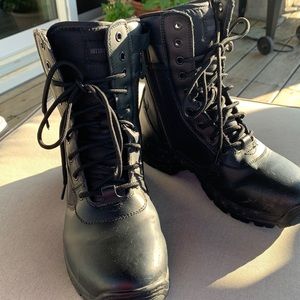 Ladies size 8 EMS style work boots with side zipper